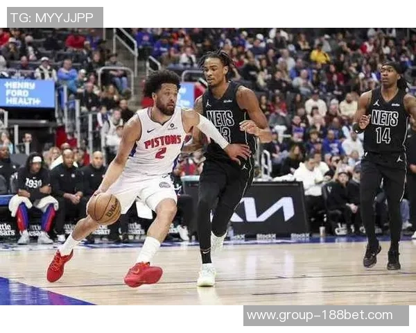 克拉克斯顿全能表现闪耀赛场17分9板7助4帽助球队取得胜利