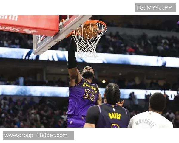 里夫斯自豪成为NBA历史首位助攻父子空接的球员这一成就意义非凡 里夫斯自豪成为NBA历史首位助攻父子空接的球员这一成就意义非凡