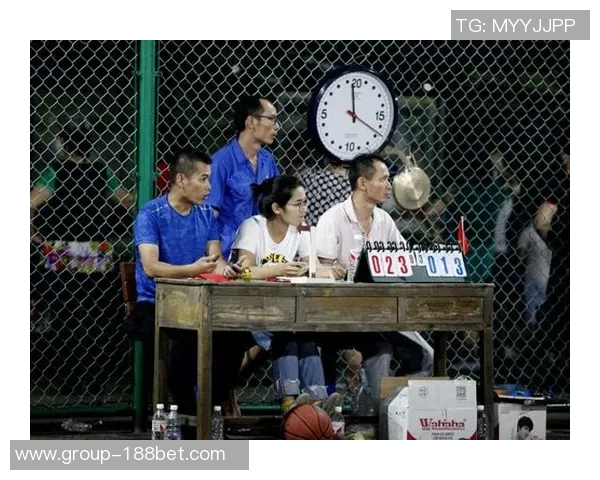 克尼佩尔赞赛恩詹姆斯智慧与力量并存展现篮球智商与实力的完美结合